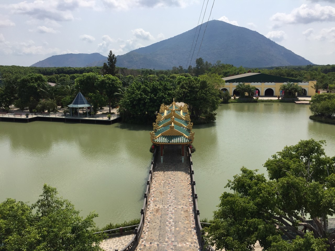 ho-thien-nga-1